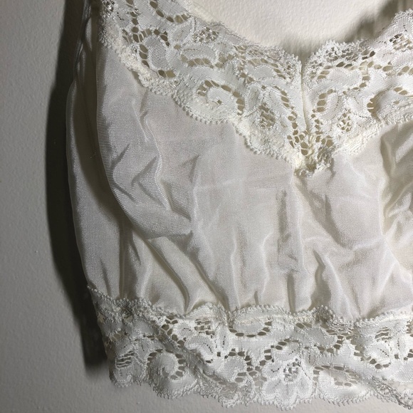 Olga Lace Bralette - Picture 3 of 5